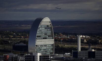 Edificio del BBVA, conocido como La Vela, en Madrid.