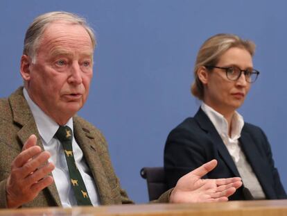 Os colíderes de AfD, Alexander Gauland e Alice Weidel, nesta segunda-feira.