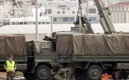 Restos del helicóptero siniestrado en Canarias.