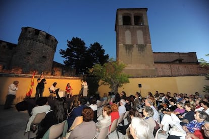 Un momento de la charla de María Dueñas en Segovia.