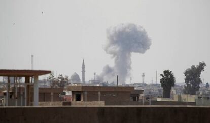 El de las explosiones se alza en Mosul en los combates entre tropas iraqu&iacute;es y del ISIS.