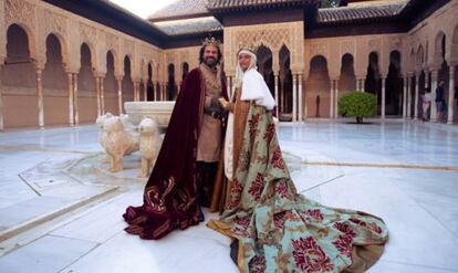Los protagonistas de &#039;Isabel&#039;, en la Alhambra de Granada.