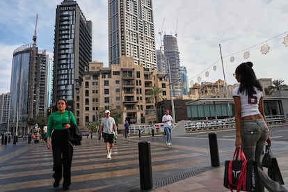 Ampliación | Españoles en Emiratos Árabes Unidos: “Mi familia insiste en que me marche, pero mi vida, mi trabajo y mi hogar están aquí”