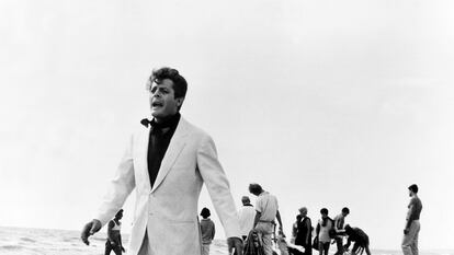 Marcello Mastroianni, en la parte final de 'La dolce vita', de Fellini
