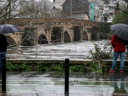 El río Miño, a su paso por Lugo, durante un temporal el pasado enero.