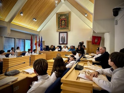 Visita de un grupo de escolares al Ayuntamiento de Ciudad Real, cedida por el consistorio.