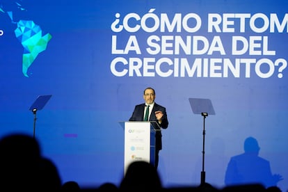 Sergio Daz-Granados habla en la apertura del foro. 