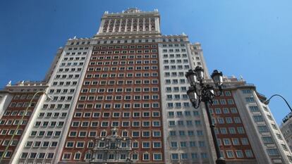 Fachada principal del Edificio España.