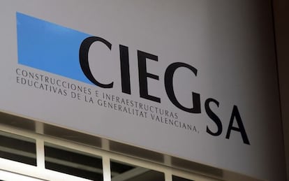 Logotipo de la empresa pública Ciegsa en su sede en Valencia.