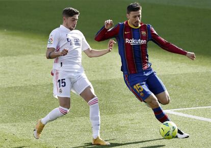 Lenglet ante Fede Valverde en el último Clásico.