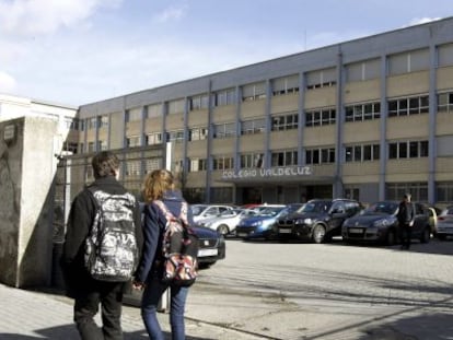 Entrada al colegio Valdeluz Agustinos del distrito Fuencarral- El Pardo de Madrid.