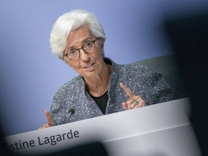 Lagarde advierte que el PIB de la zona euro puede derrumbarse hasta el 15% este año