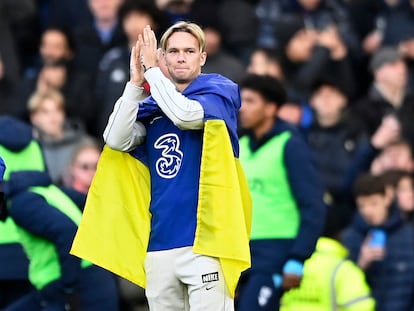 Mykhailo Mudryk durante el descanso del partido entre el Chelsea y el Crystal Palace, en Stamford Bridge este domingo.