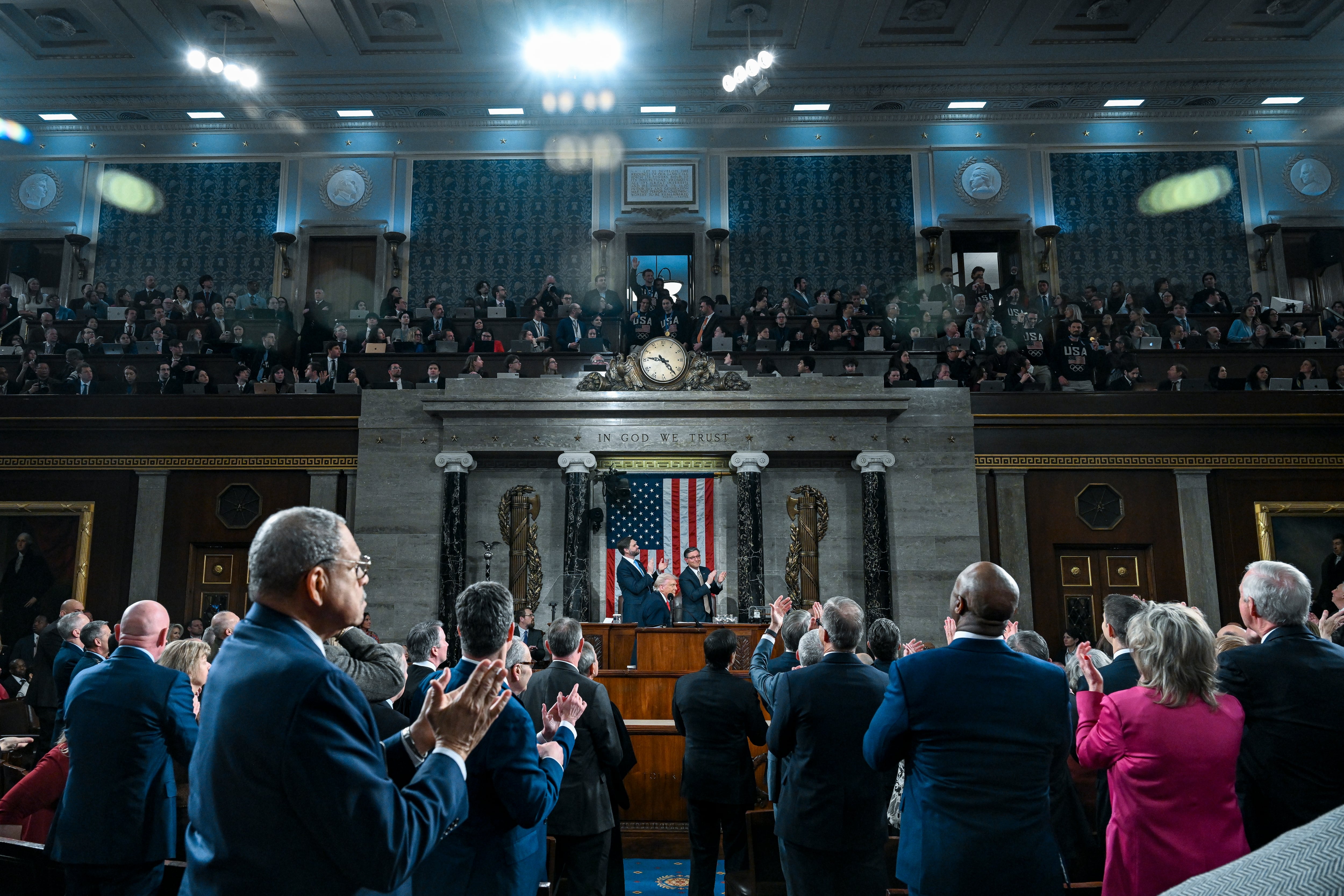 Verificación de datos: 11 bulos y exageraciones de Trump durante el discurso del estado de la Unión