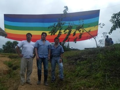 Figueroa, Villavicencio e Jiménez, na selva.