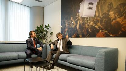 El presidente de la Generalitat, Pere Aragonès, en mayo durante su reunión con el expresidente catalán Carles Puigdemont en Bruselas.