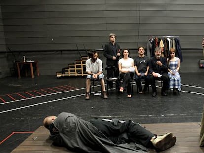 Un ensayo de 'Hamlet', dirigido por Will Keen, en el Teatro Español de Madrid. 