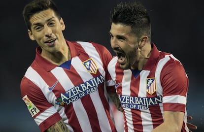 Sosa celebra con Villa uno de los goles al Celta.