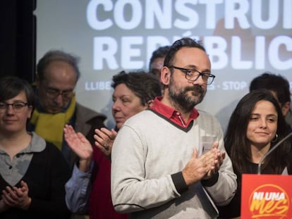 L'exdiputat de la CUP Benet Salellas durant la roda de premsa sobre la situació d'Anna Gabriel.