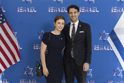Sarah Milgrim y Yaron Lischinsky, los dos trabajadores de la Embajada israelí en Washington asesinados en la noche del miércoles.