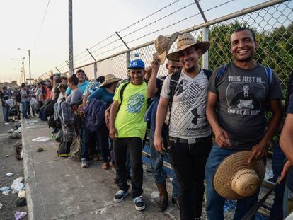 Para Donald Trump, los migrantes de la caravana centroamericana representan una amenaza nacional.