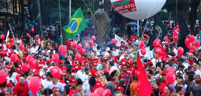 Manifestantes na Sé, em São Paulo.