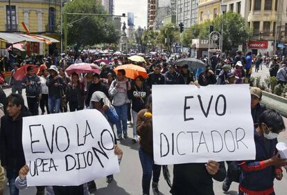 Marcha de estudiantes contra el presidente boliviano en La Paz.