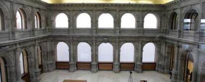 El claustro de los Jerónimos, integrado en la ampliación del Museo del Prado, obra del arquitecto navarro Rafael Moneo.