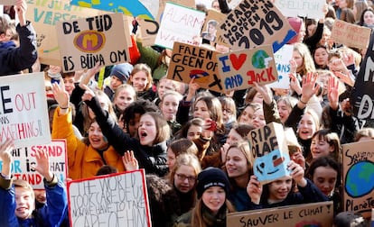 Estudiantes en la protesta por el clima de Lovaina, este jueves.