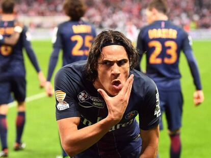 Cavani celebra su gol ante el M&oacute;naco.