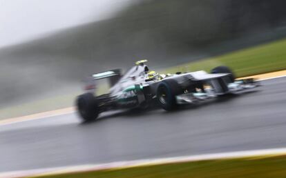 Nico Rosberg conduciendo su monoplaza.