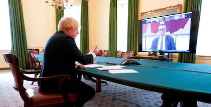 El primer ministro británico, Boris Johnson, durante una conferencia por Zoom. 