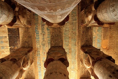 Las columnas del templo de Dendera, en Egipto.