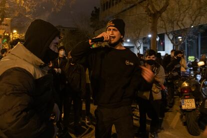 Disturbios y destrozos tras una manifestación en defensa de la libertad de Pablo Hasél.