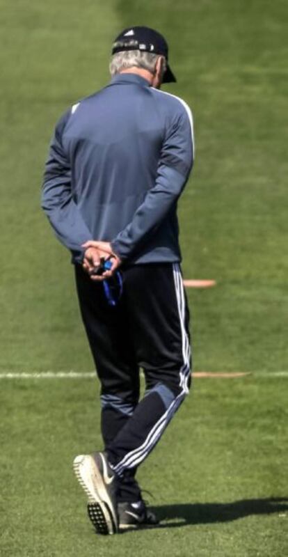 Ancelotti, durante el entrenamiento del martes.
