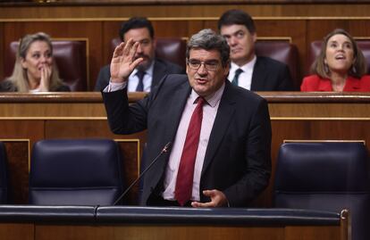 El ministro de Inclusión, Seguridad Social y Migraciones, José Luis Escrivá, durante una intervención en el Congreso.