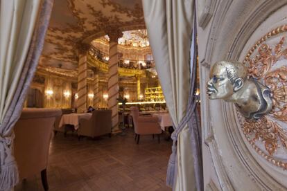 Interior del restaurante Turandot, en Moscú (Rusia).