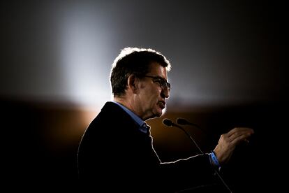 Alberto Núñez Feijóo, durante el mitin celebrado este domingo en Outeiro de Rei (Lugo) en apoyo a la candidatura a la presidencia de la Xunta de Alfonso Rueda.