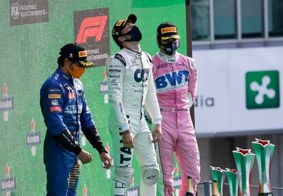 Desde la izquierda, Carlos Sainz, Pierre Gasly y Lance Stroll, este domingo en el podio del Gran Premio de Italia.