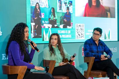 La diputada, Edna Gisel Díaz Acevedo, habla durante la mesa sobre el futuro de las ciudades en torno al cambio climático. La legisladora abordó los avances que México ha tenido en materia de políticas públicas  en torno al tema y pidió que la sociedad esté más involucrada en la creación de leyes. 