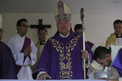 Juan Sandoval Íñiguez en el Centro Histórico de Tlaquepaque