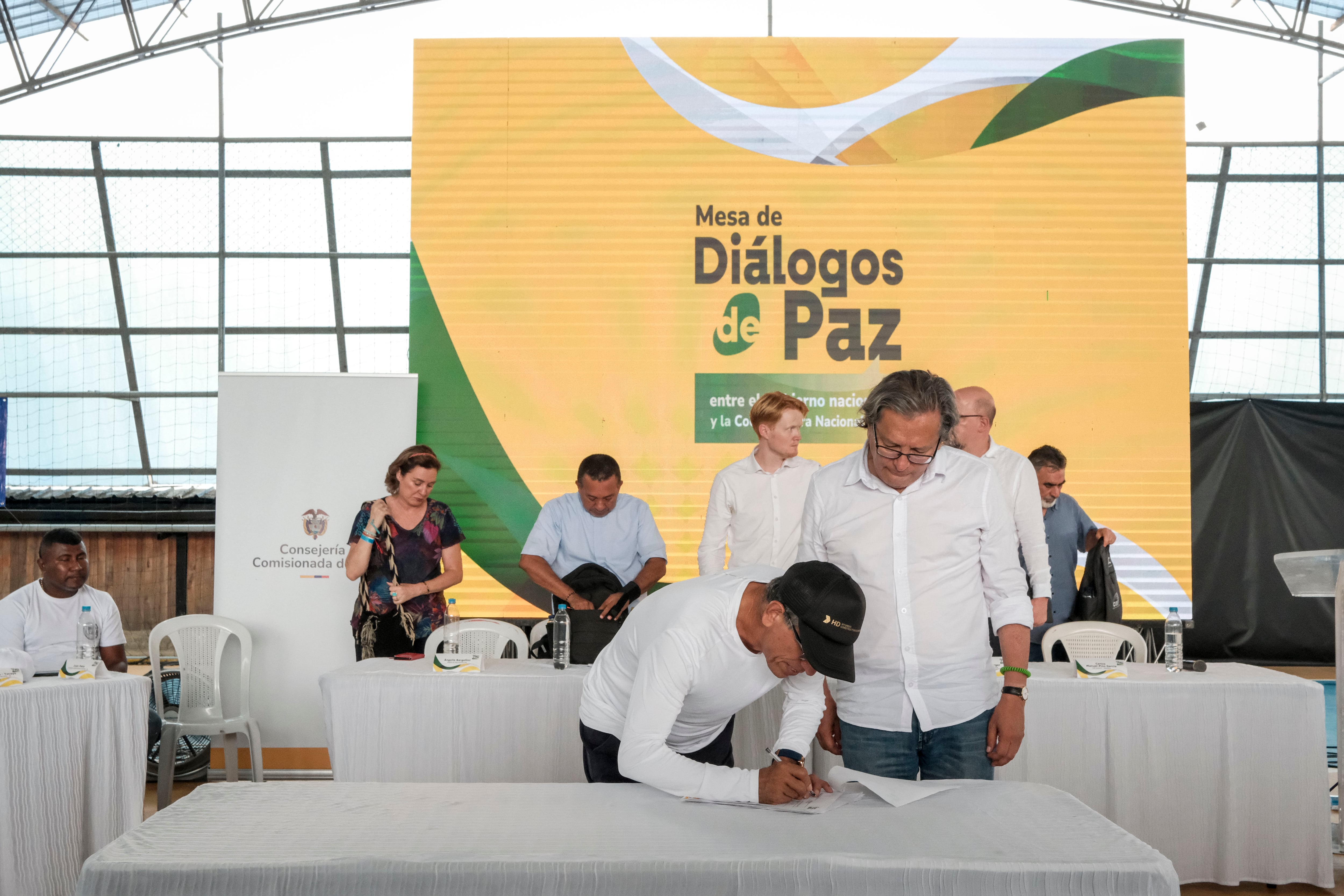 La ceremonia de clausura del quinto ciclo de diálogos entre el Gobierno y la CNEB, en Nariño, el 25 de Mayo del 2025.