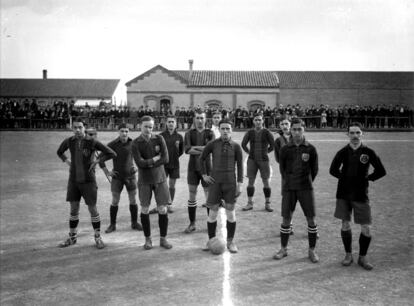 L'onze inicial del FC Barcelona just abans de començar la final.