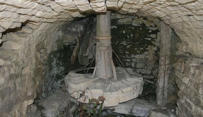 Interior del molino antes de ser restaurado.