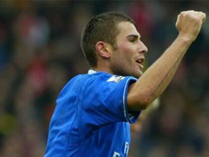 Mutu, celebrando un gol.