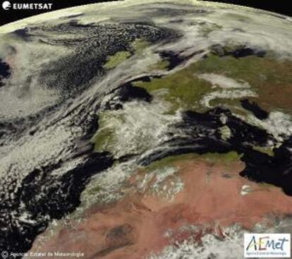 Imagen tomada por el satélite Meteosat para la Agencia Estatal de Meteorología que prevé para este martes precipitaciones fuertes en puntos de la Comunidad Valenciana.