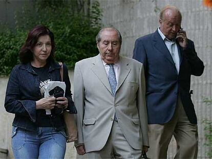 Carmen Revilla, ex concejal del GIL, tras depositar la fianza.