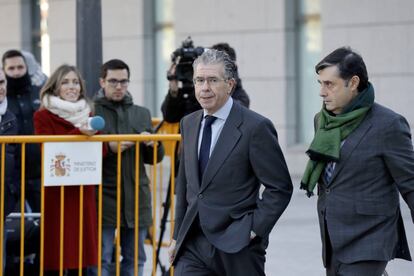 Francisco Granados y su abogado, Javier Vasallo, a su llegada a la Audiencia Nacional.