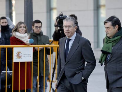 Francisco Granados y su abogado, Javier Vasallo, a su llegada a la Audiencia Nacional.