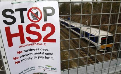 Cartel de protesta contra la línea HS2 en Wendover (Inglaterra). 
